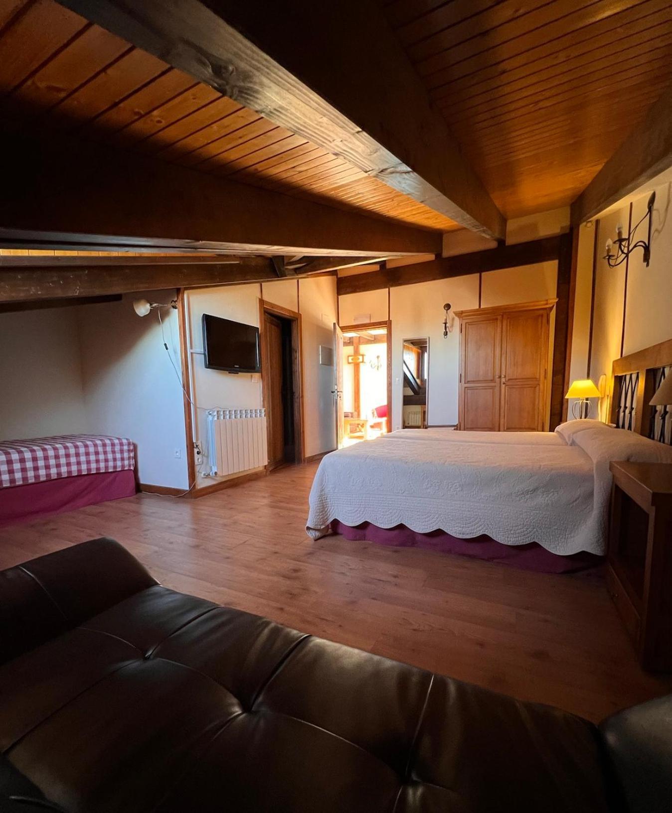 Hotel Rural Restaurante Las Baronas Santa Cruz de la Salceda Kültér fotó